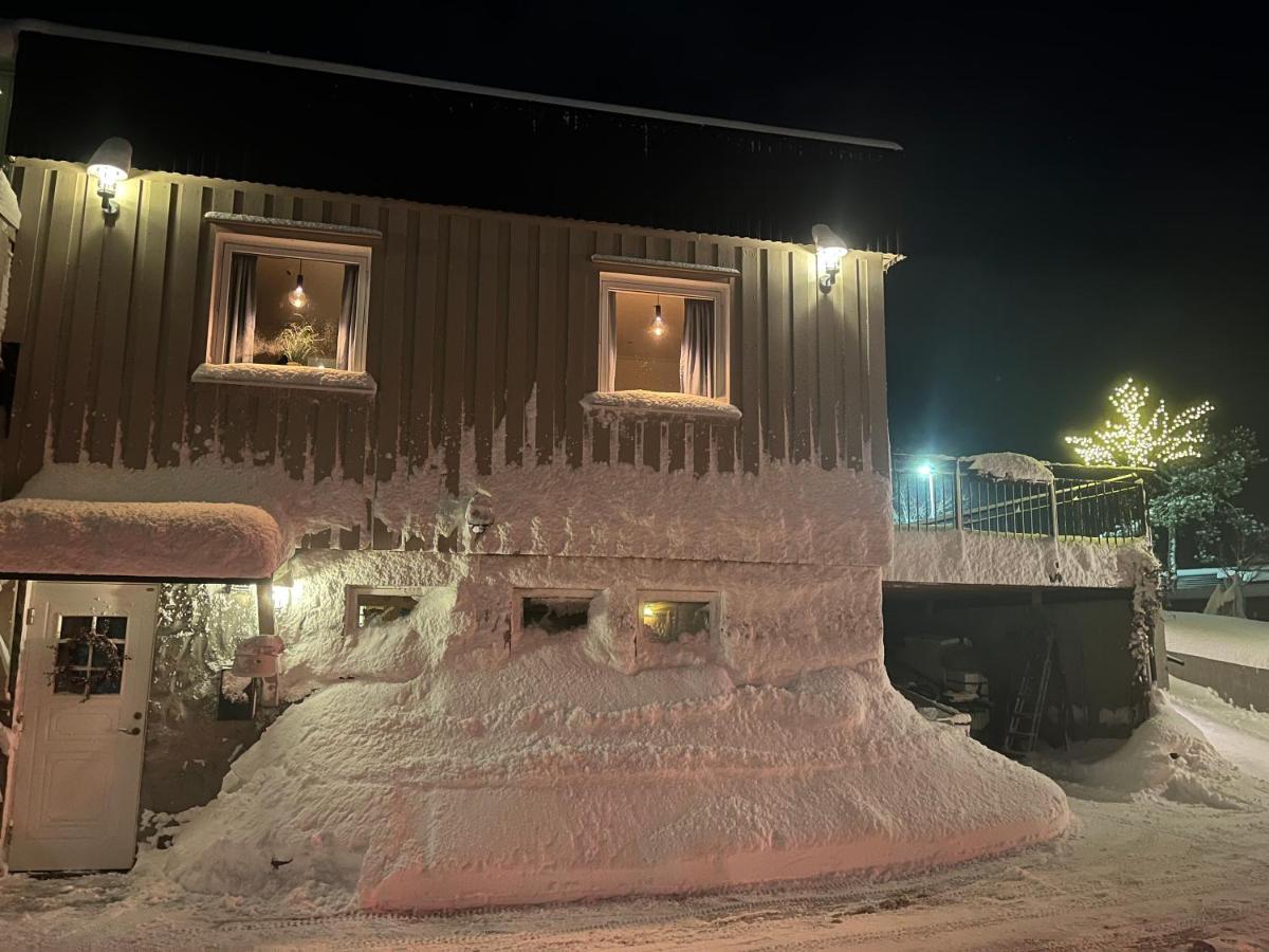 Basement apartment with private entrance and parking - B&B Kristiansund
