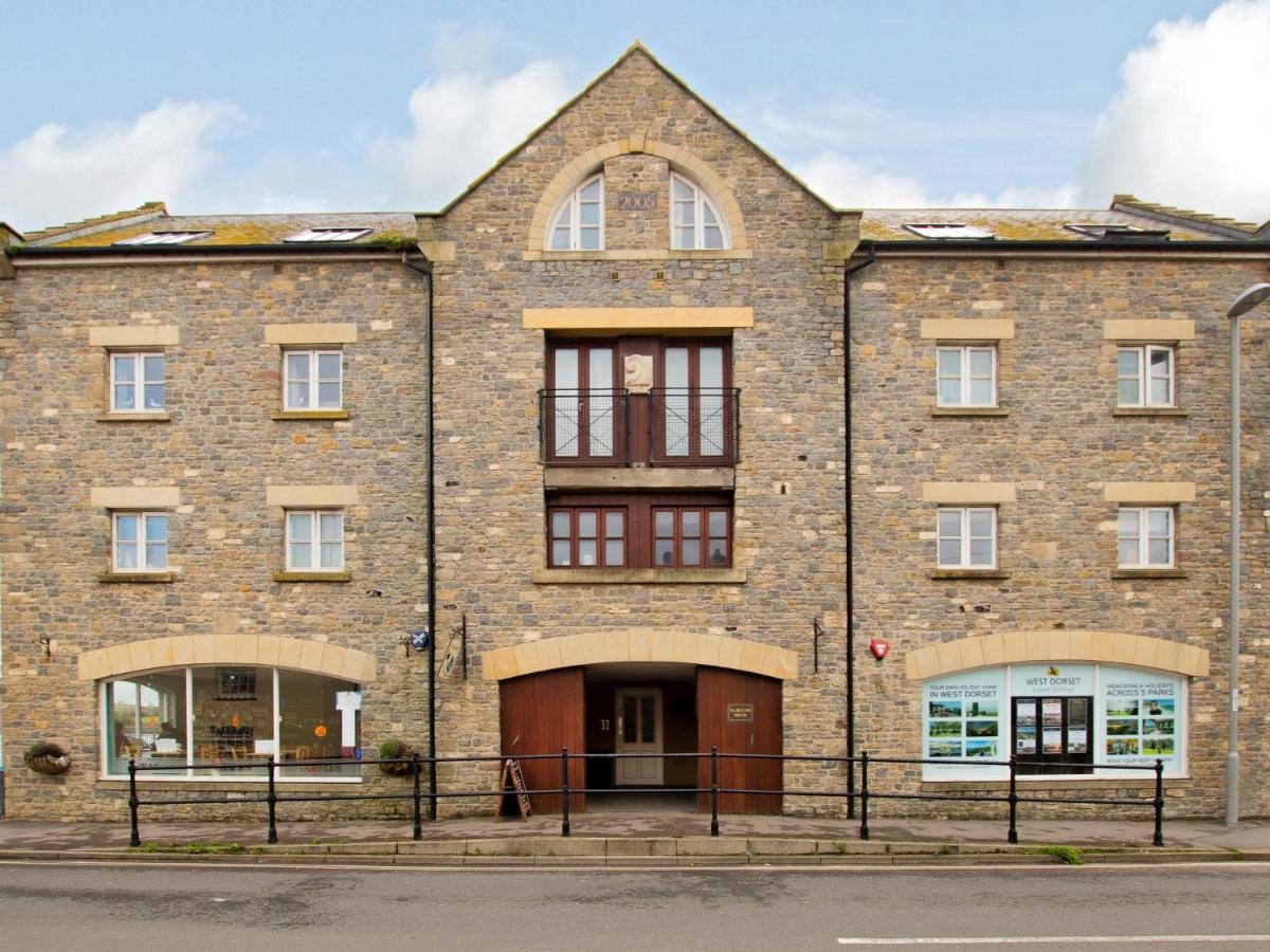 2 Bed in West Bay DC015 - Bed and Breakfast West Bay