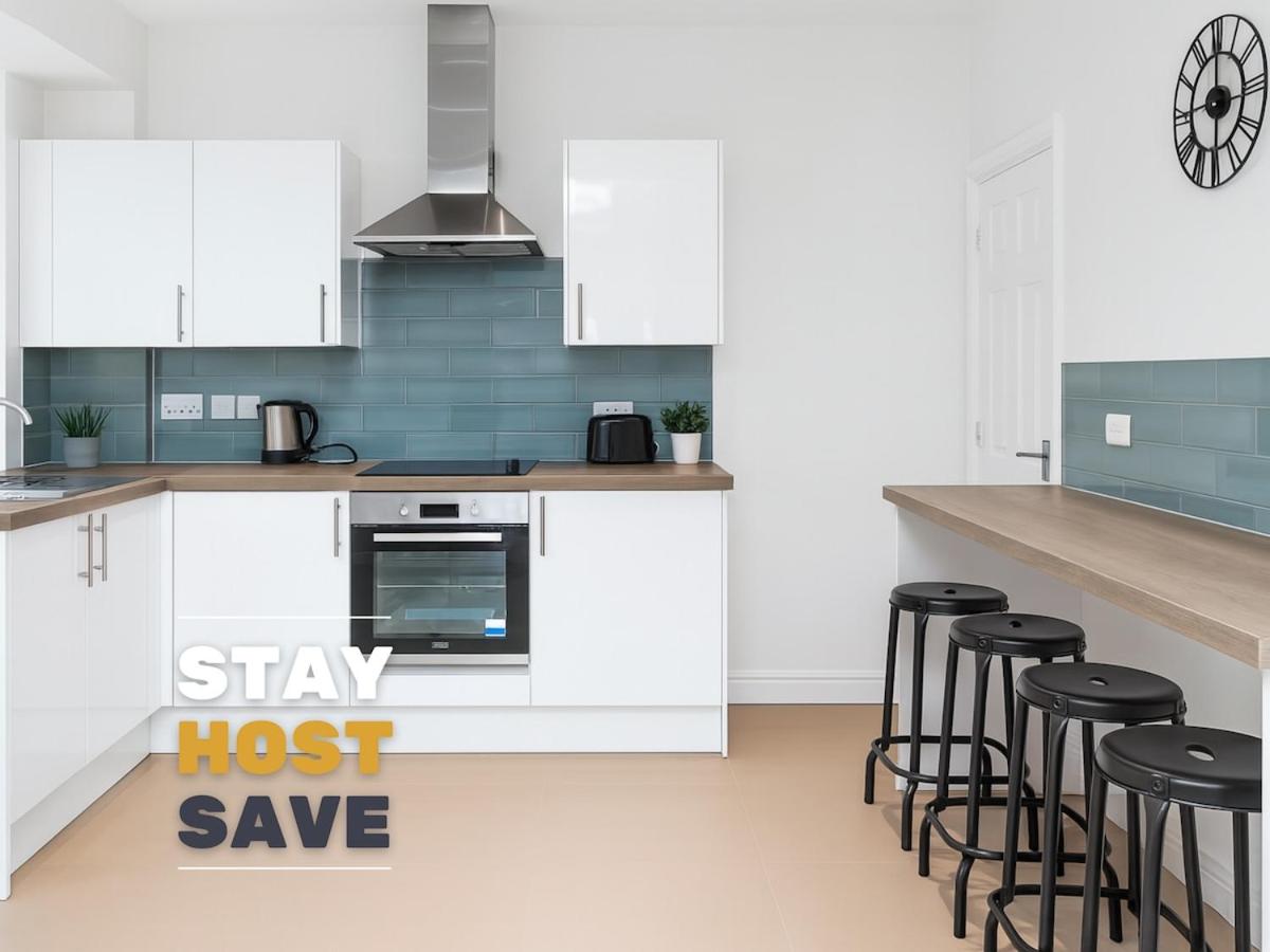Modern 3 Bed House in Derby - FREE Parking - Hosted by Stay Host Save - B&B Derby