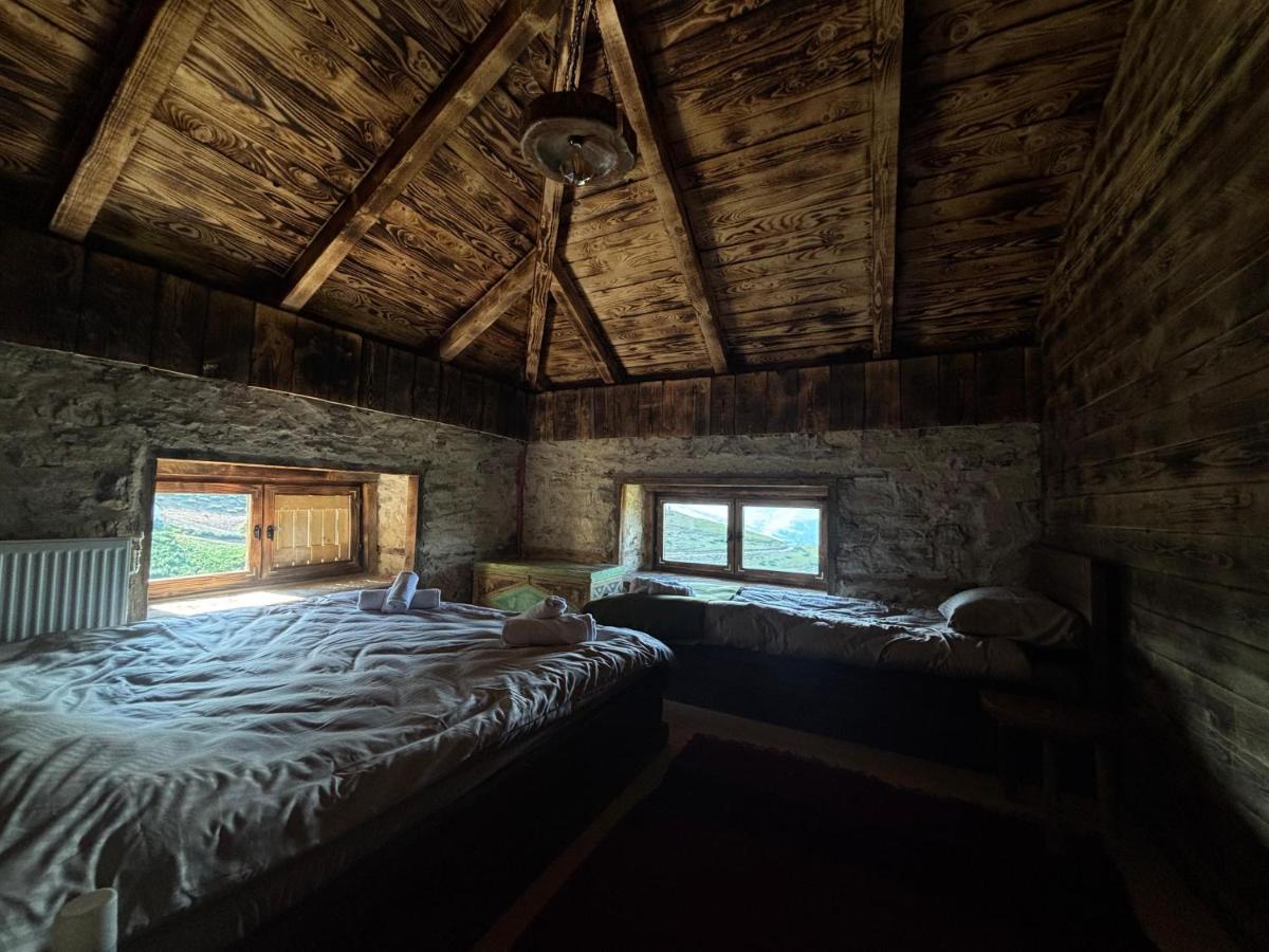 Triple Room with Mountain View