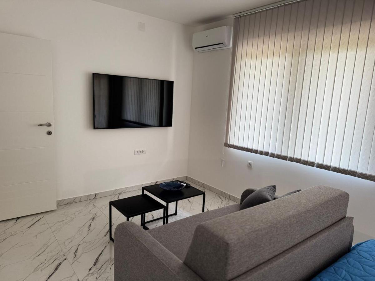 Nikos apartman - B&B
