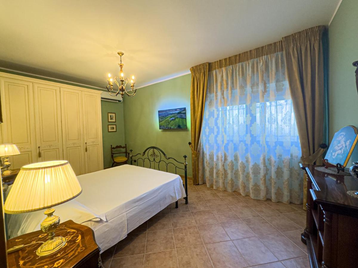 Chambre Lit Queen-Size - Vue sur Jardin