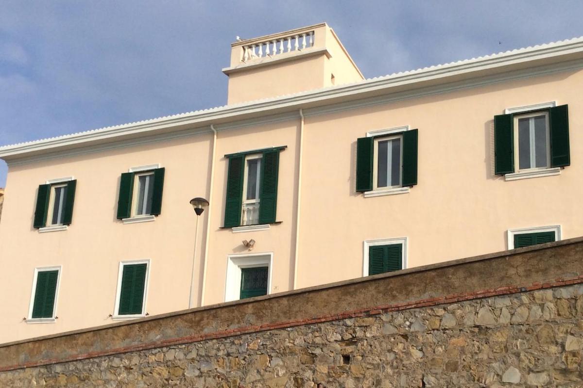 Sea view apartment, 3 bedrooms, large living room - Ferienwohnung Piombino