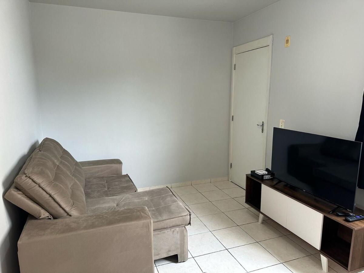 Apto aconchegante de 2 quartos - Chambres d’hôtes Contagem