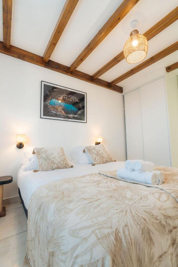 Deluxe Bungalow with Sea View