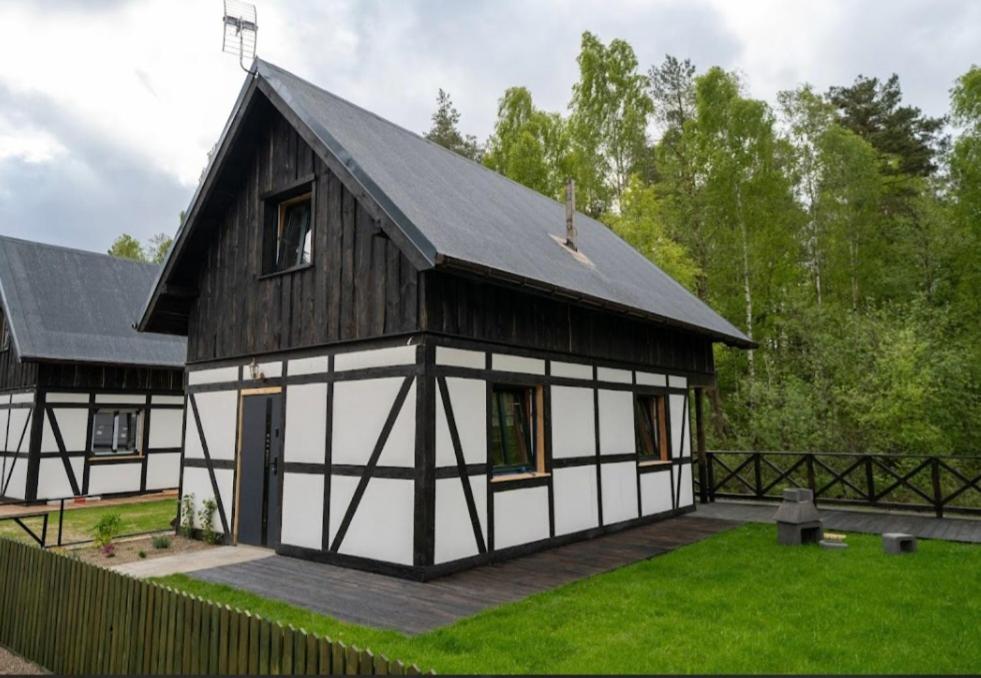 Domek nr 48 w Kaszubskiej Wenecji Na Gwizdówce w Załakowie przy lesie, jeziorze - B&B