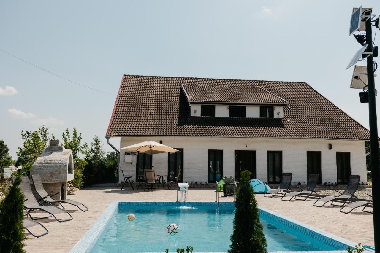 Pensiunea Oaza Padurii - B&B Novaci