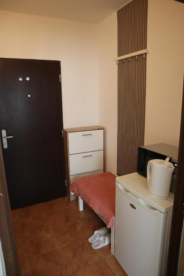 Cozy Apartment next to the train station and near the city center - Bed and Breakfast Bratislava