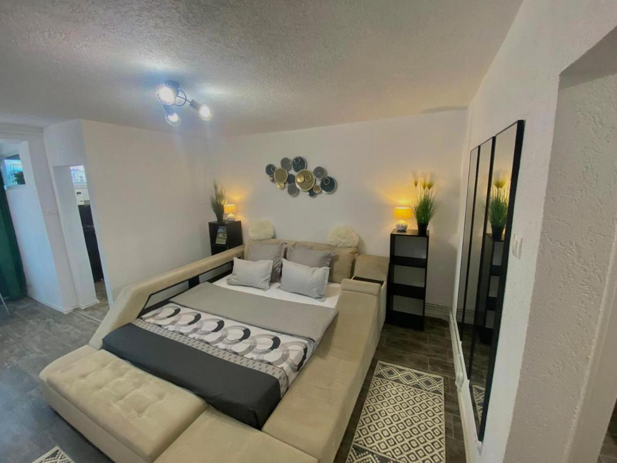 Luca Studio - HD - Chambres d’hôtes Hunedoara