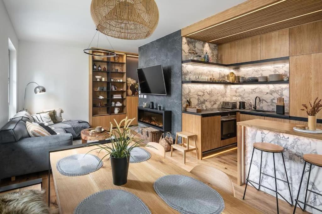 Luxury 2 Bedroom Mountain Escape - B&B Harrachov