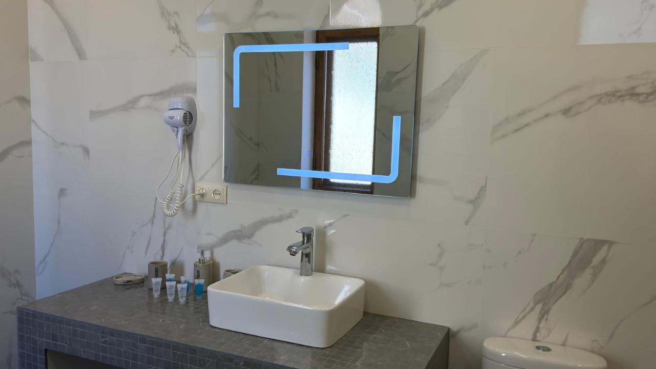 Deluxe Double Room with Shower