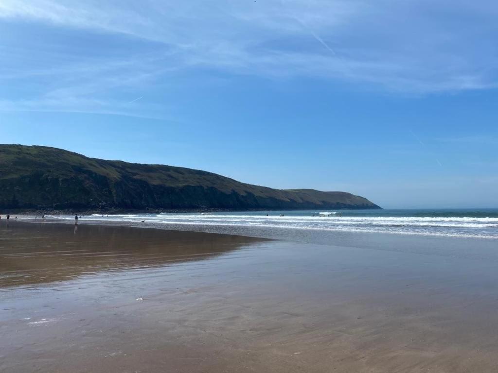 Bright 3 Bed Home Close to Beach & Nature Reserve on South West Coast Path - Chambres d’hôtes Ilfracombe