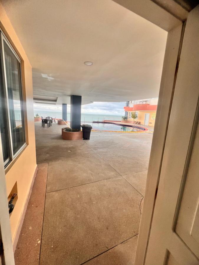 Apartment with Pool View