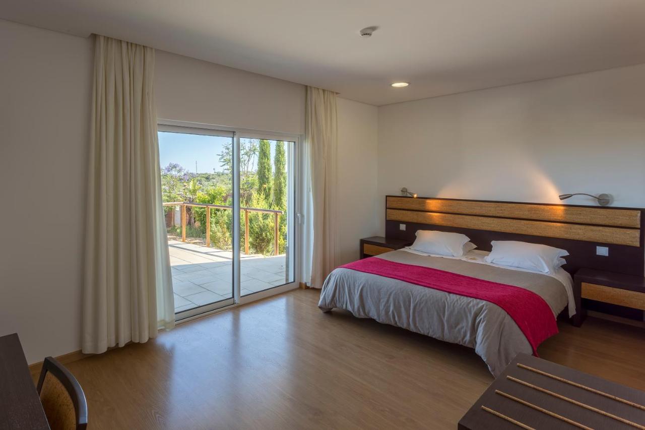 Deluxe Doppelzimmer mit seitlichem Meerblick