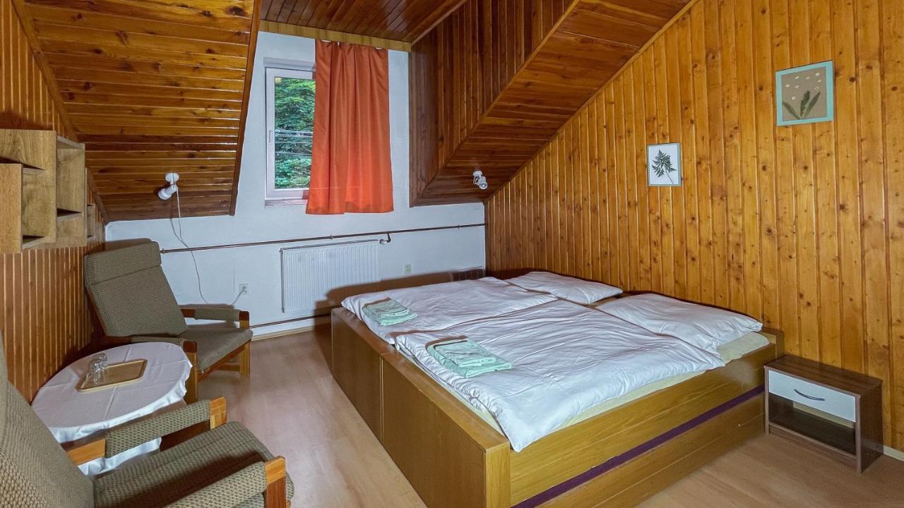 Camera Matrimoniale/Doppia con Letti Singoli con Bagno Privato