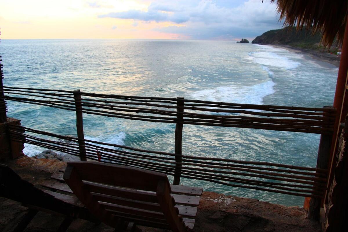 Oceanfront cabin in Playa Mermejita Mazunte - B&B Mazunte
