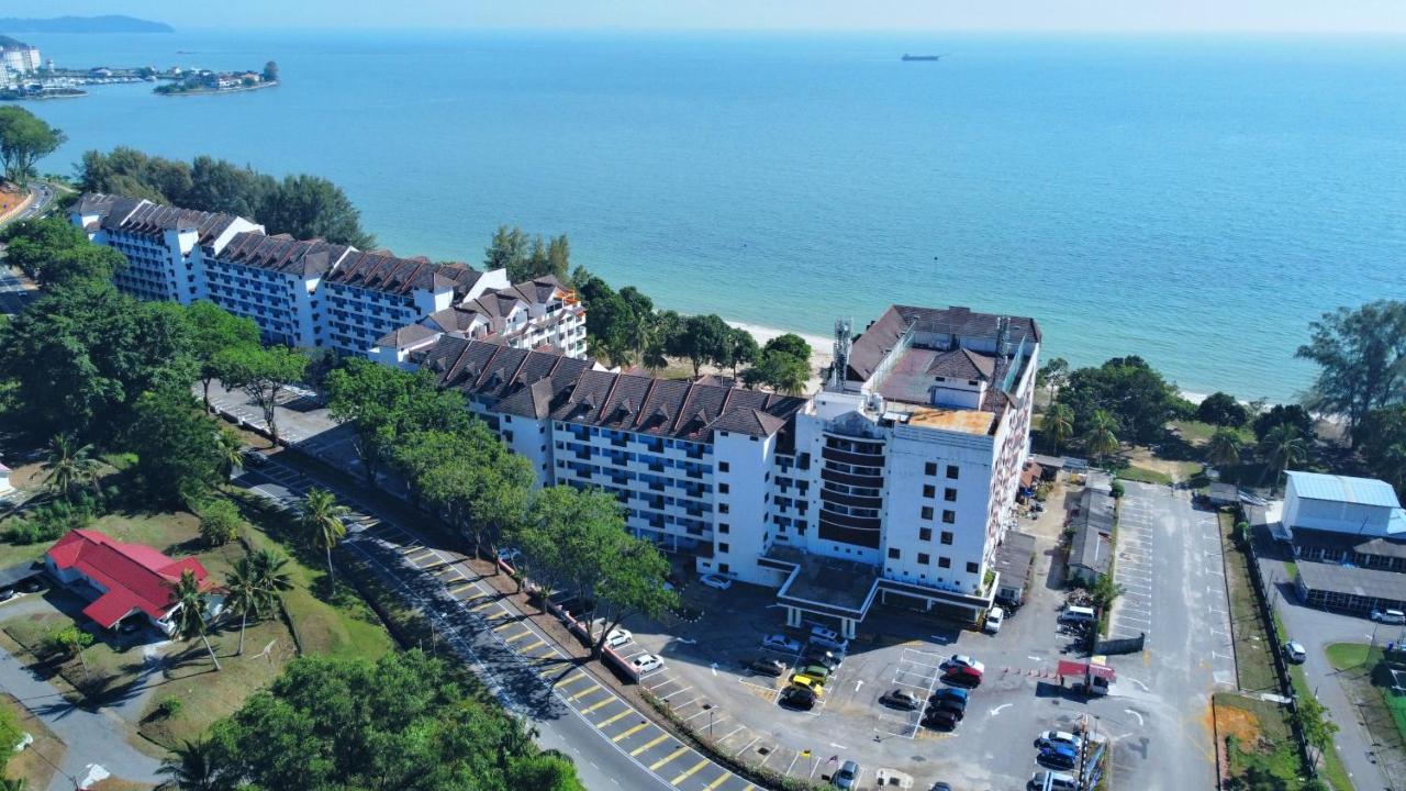 10pax GFloor 2R2B DUAL-KEY SEASIDE, WATERSPORT, FREE BBQ Set, Pool, Wifi, 50"TV - B&B