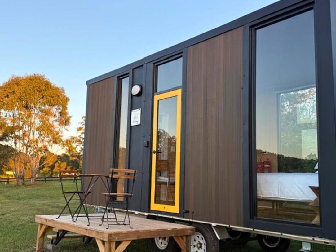 Meadows Edge by Tiny Away - Bed and Breakfast Traveston