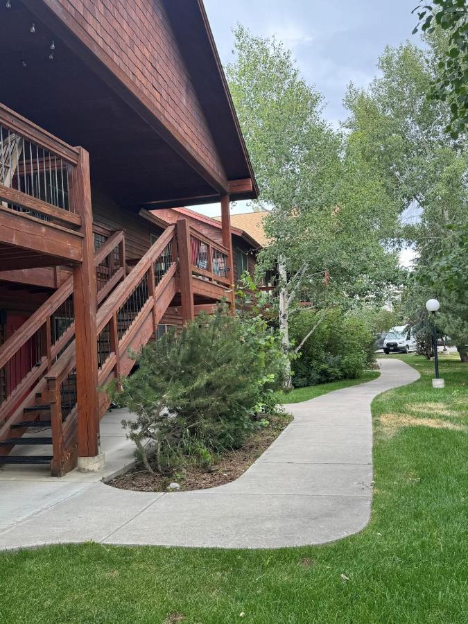 3BR Mountain Condo Pet Friendly - B&B Victor