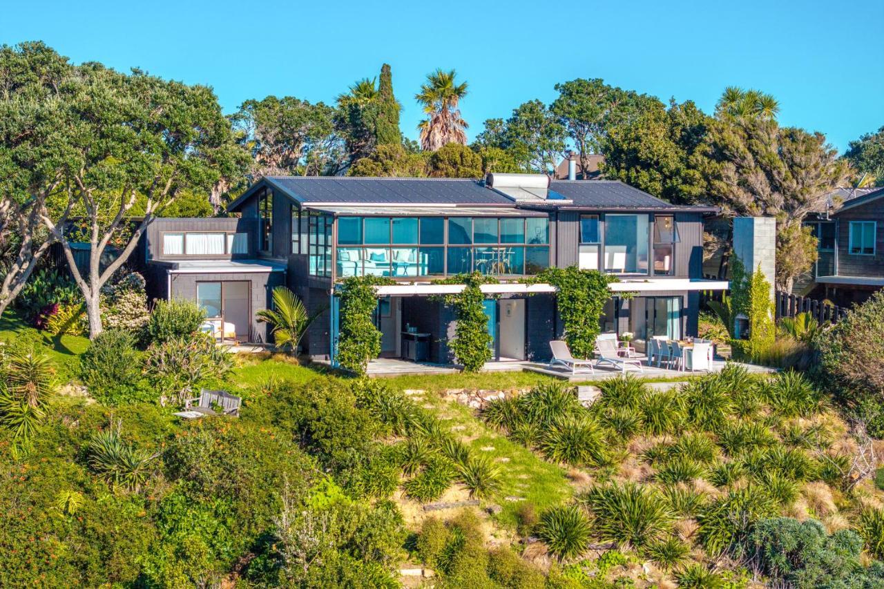 Clifftop Sanctuary - Stay Waiheke - B&B Oneroa