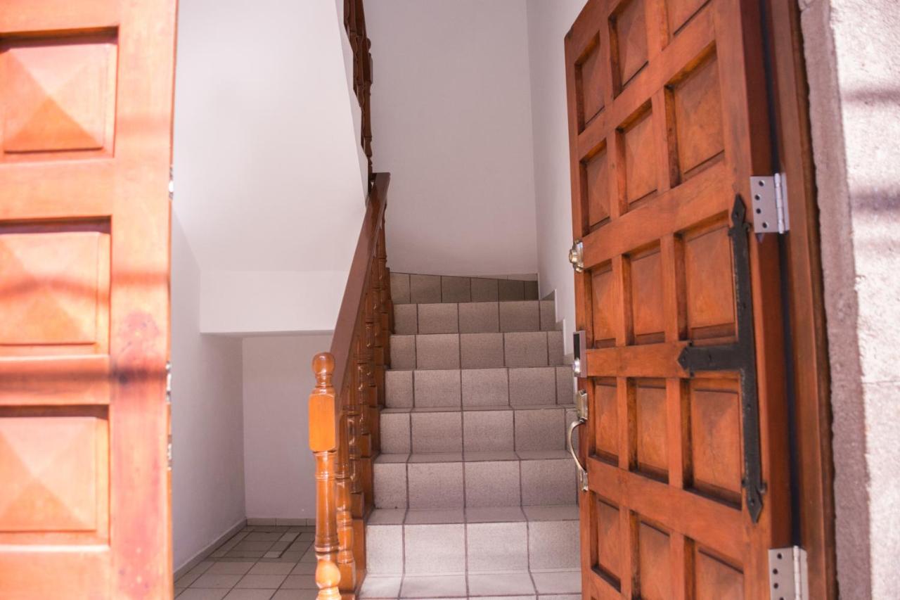 Amplio Departamento 3 Centro Historico - Wide Apartment 3 Downtown - B&B San Luis Potosí