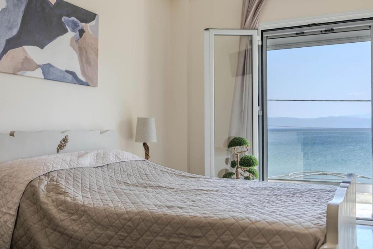 Helen's Seaview - Chambres d’hôtes Alivéri