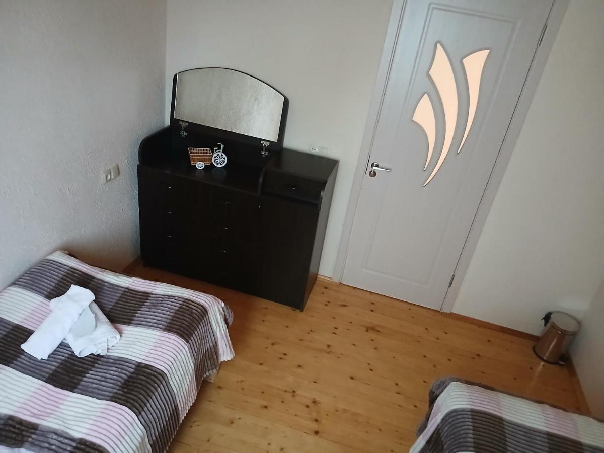 Chambre Double avec Toilettes Communes