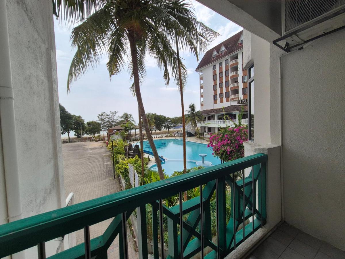 4-10pax BAYU BEACH 2R2B PRIVATE BEACH, WATERSPORT, Pool, Bbq, Wifi, 50"TV - Ferienwohnung Port Dickson