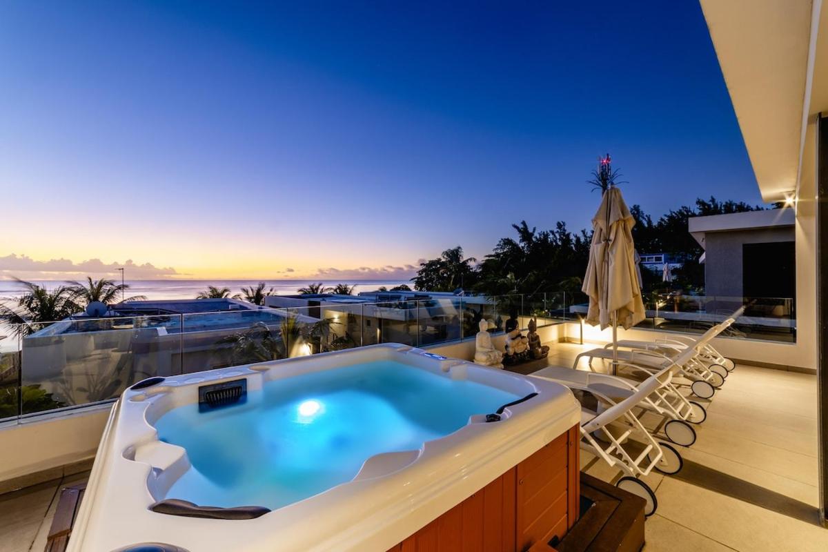 OBiches Penthouse C1 Beachfront Complex - B&B Trou aux Biches