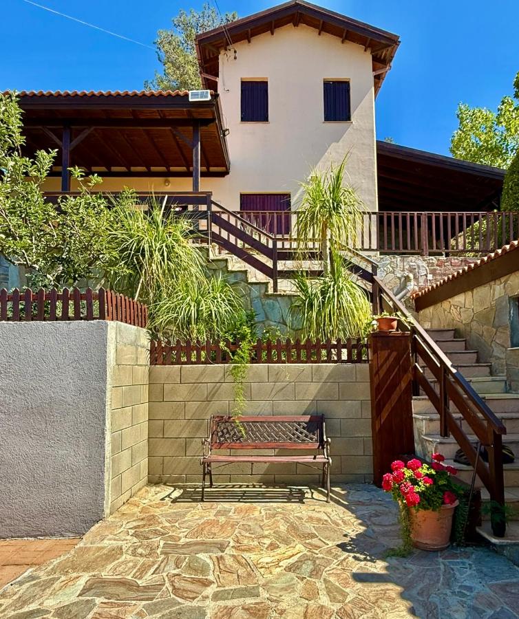 Apokas Country House - Chambres d’hôtes Zoopigí