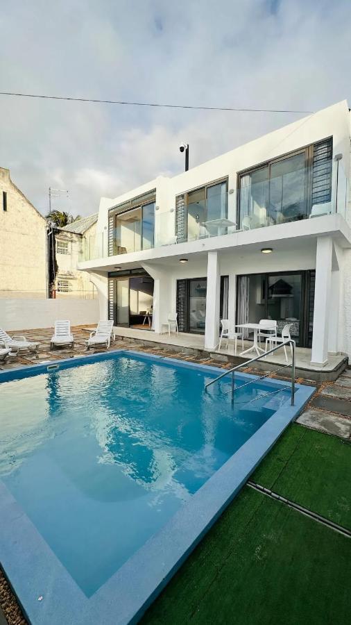 Comfortable House in Trou-aux-Biches with Terrace - B&B Trou aux Biches
