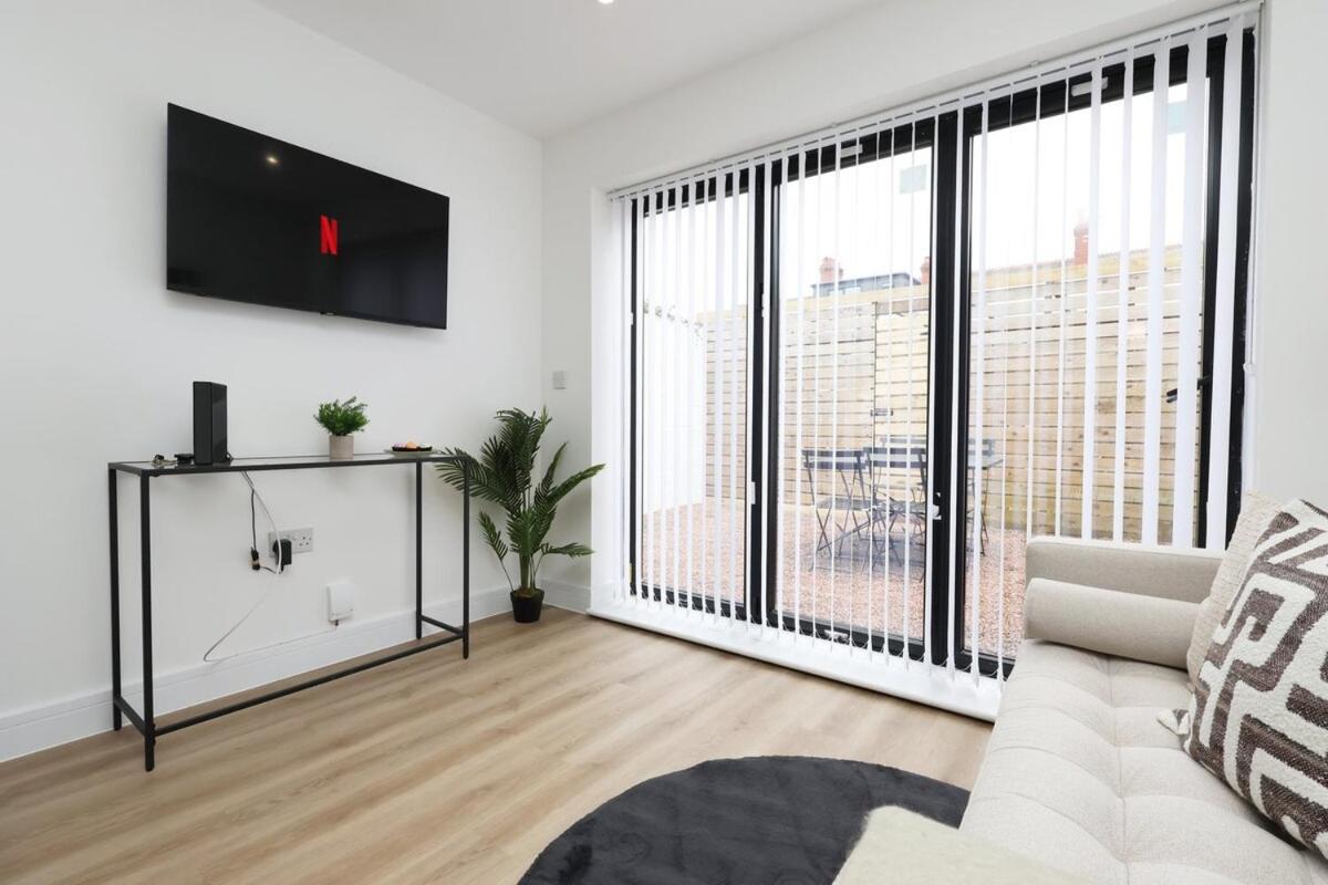 Chic 2 Bed Flat near Central Cardiff - B&B Cardiff