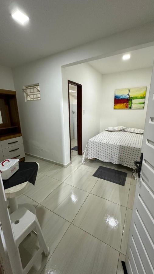 Ambiente amplo com quarto - B&B Petrolina