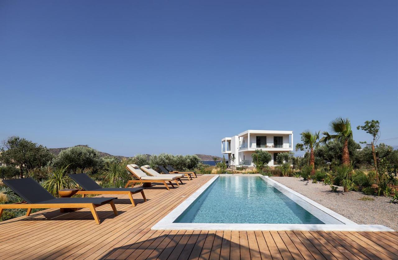 Villa Elounda Lion, 2 Pools, Hammam & & Close to Sea, By ThinkVilla - Chambres d'hôtes Agios Nikolaos