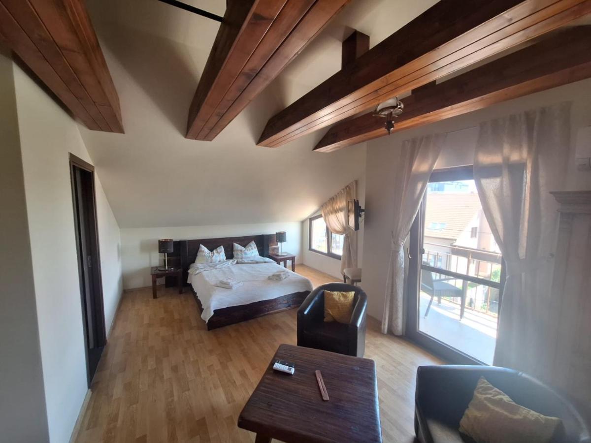 Kamer met 2 Queensize Bedden