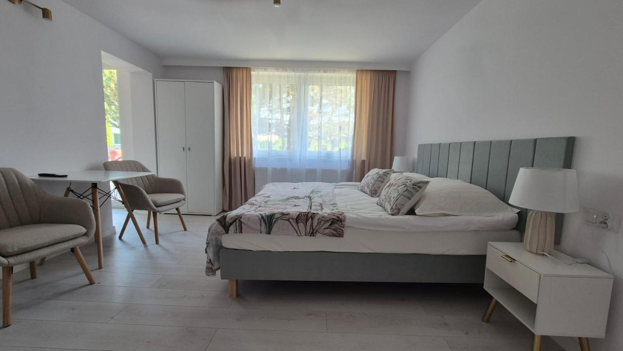 Studio Apartment with One Double Bed