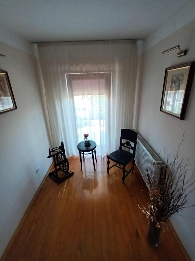 Dreibettzimmer mit Dusche