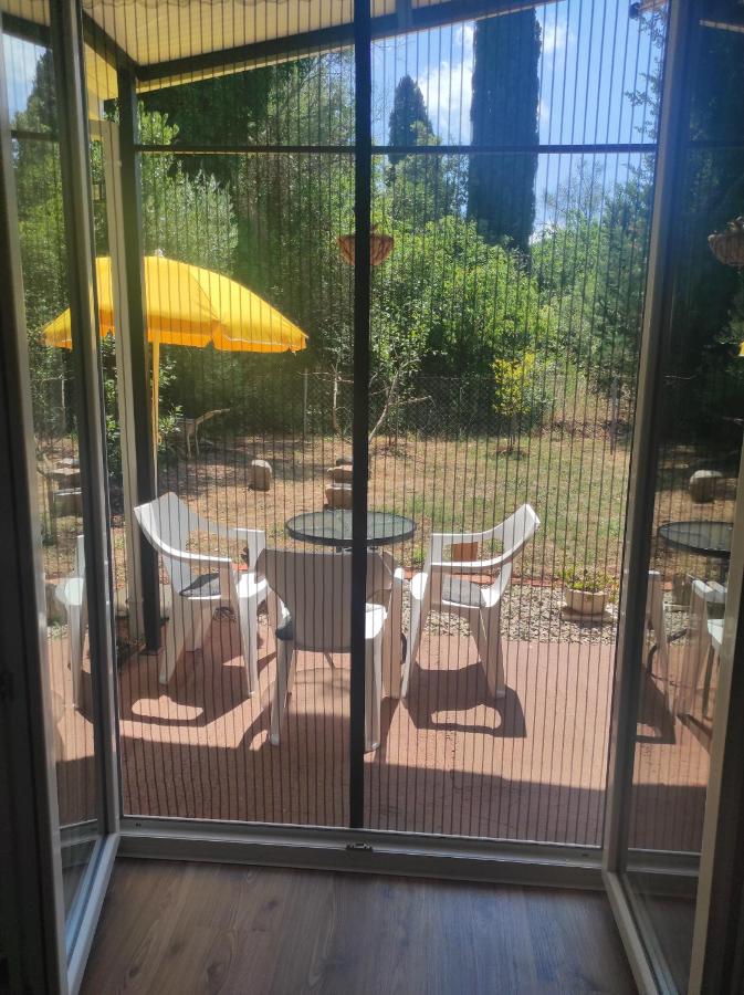 Apartman sa sopstvenim dvoristem , pored mora - B&B