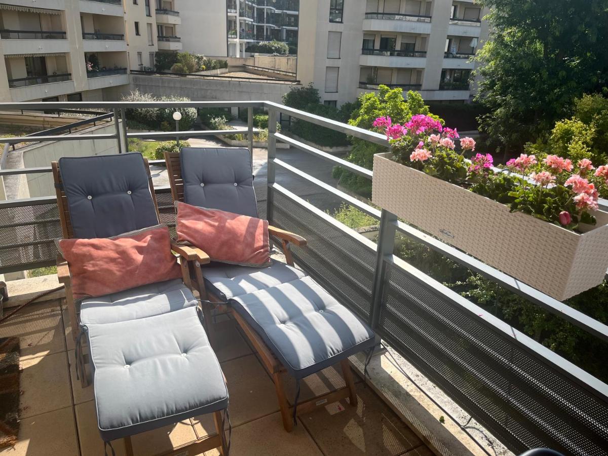 Chez l habitant chambre et salle de bains autonomes - Ferienwohnung Courbevoie