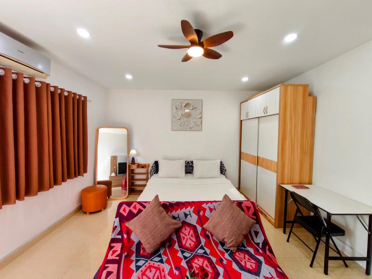 Deluxe Two-Bedroom Apartment with Garden View