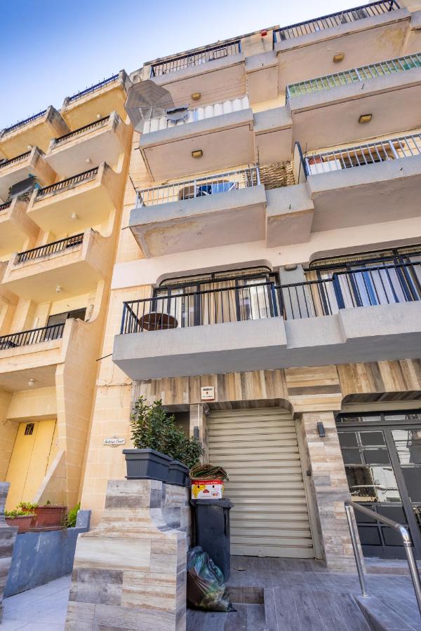 WalkTo Beach & Restaurant by QuickTrips - B&B San Pawl il-Baħar