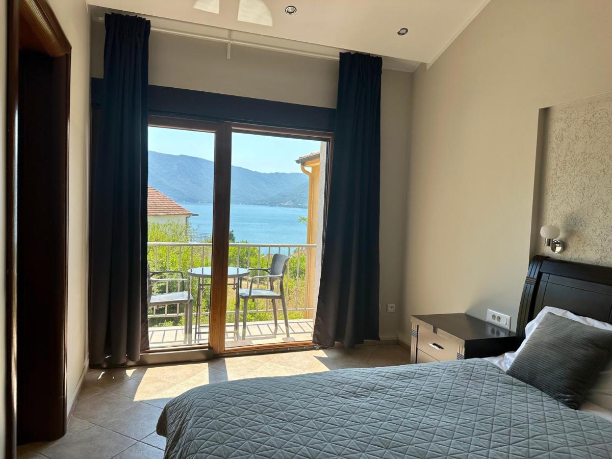 One-Bedroom Apartment with Terrace