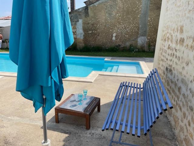 L'Ecurie - Stunning Spacious Studio with Shared Pool - B&B