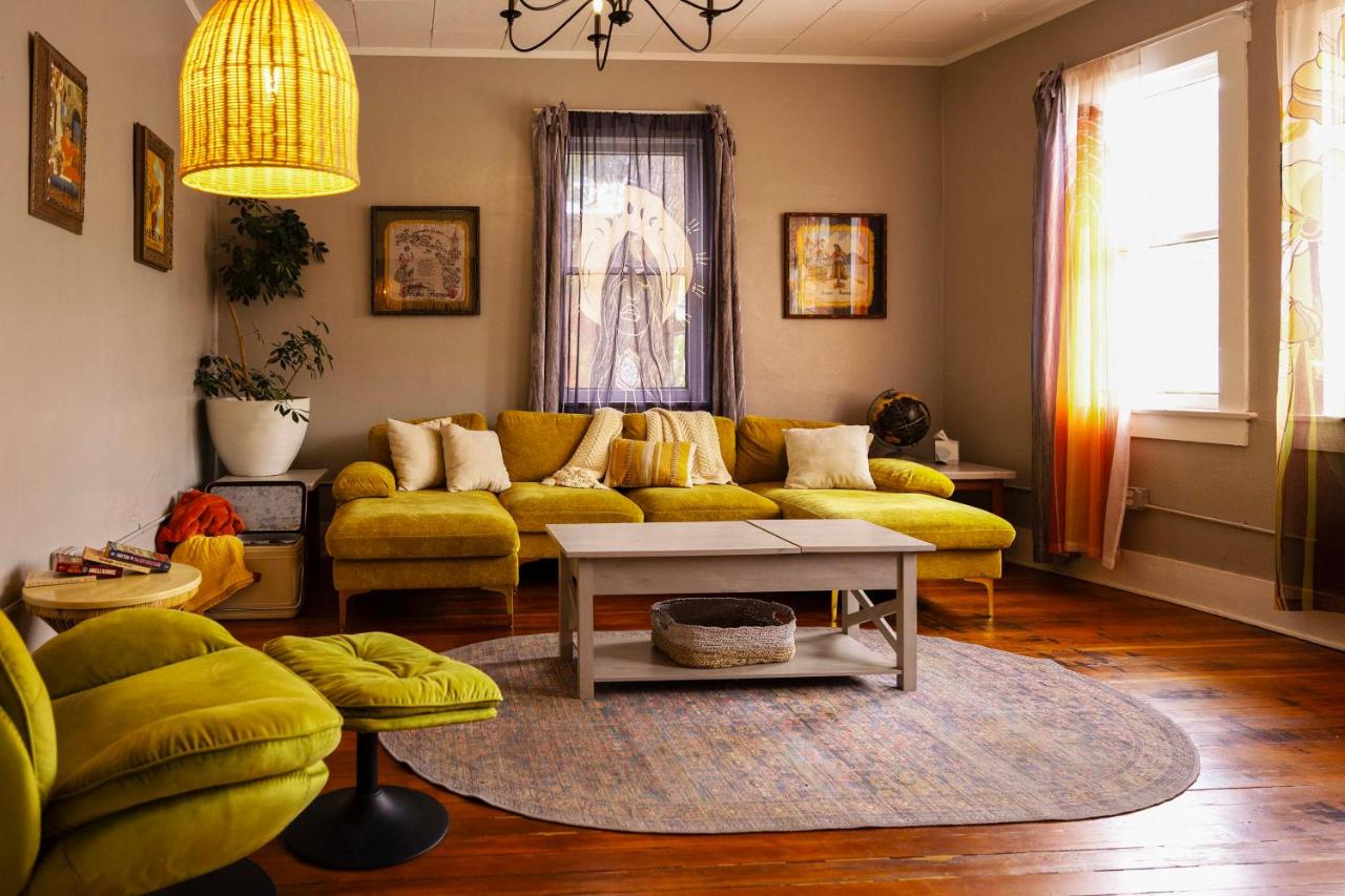 Bisbee Home Fantastic Views and Walkable Location! - B&B