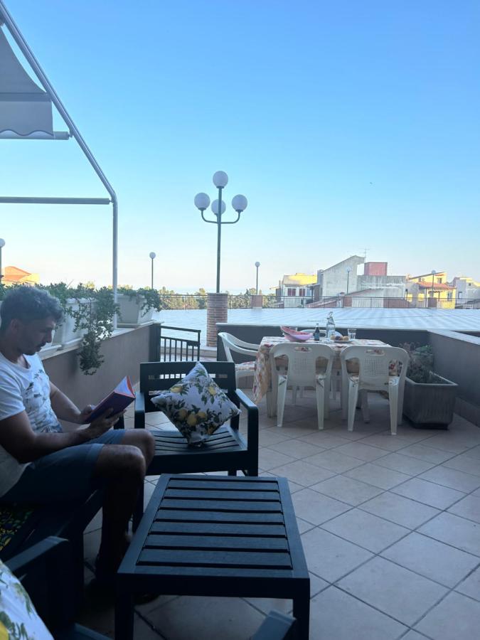 Giardini Sicilian vibes - B&B Giardini-Naxos