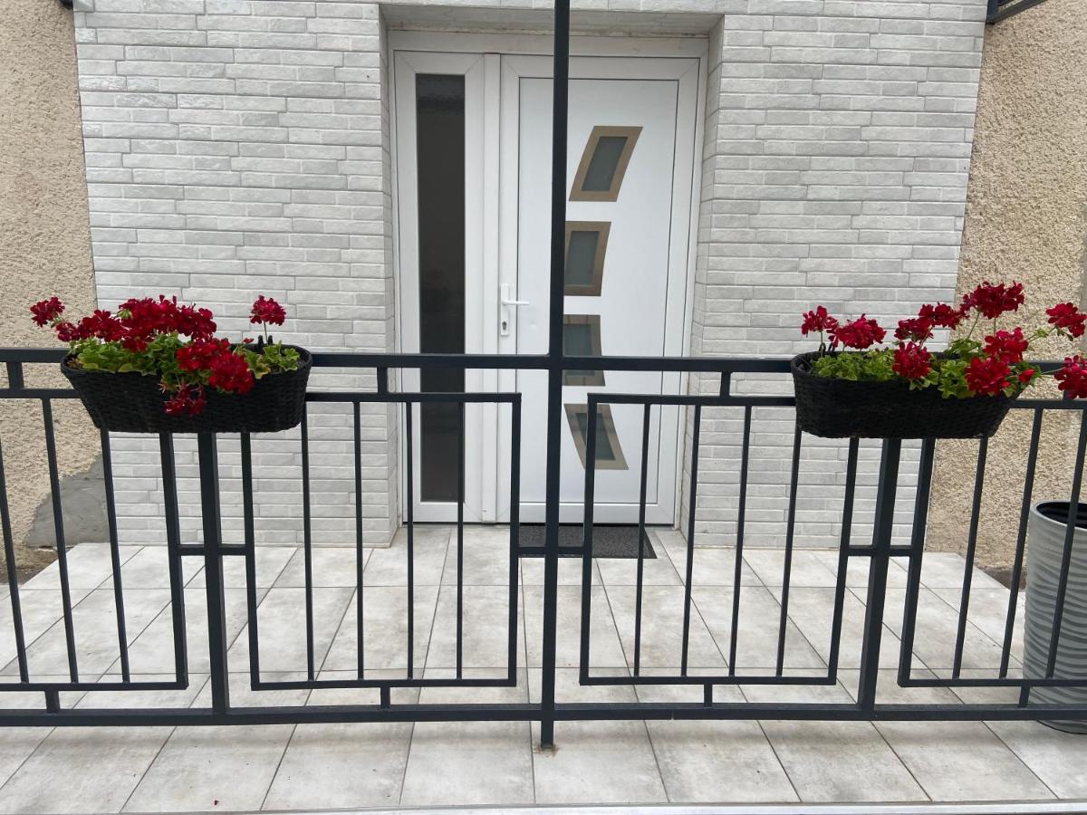 Landing Rooms Apartman - B&B
