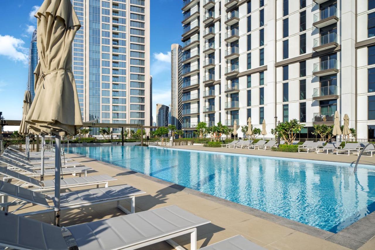 Luxury Two Bedroom Apartment with City & Pool View by Delujo Stays - B&B