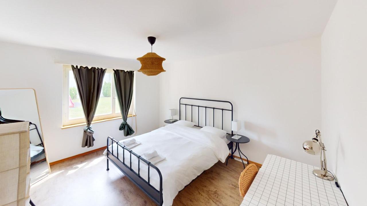 Comfortable Living in a 3-Bedroom Space - Bed and Breakfast Zürich