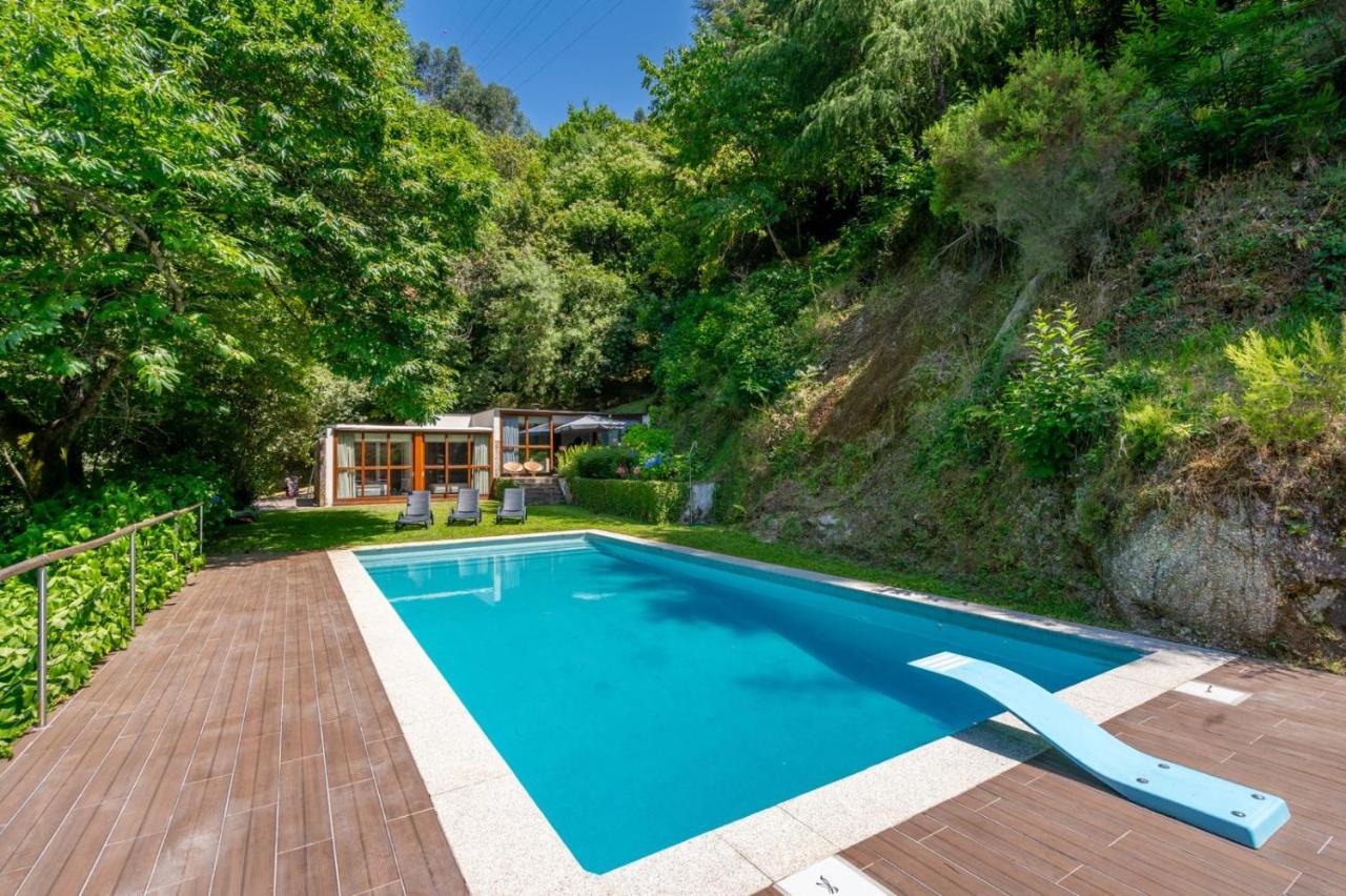 Casa Azevinho - Caniçada Gêres - Chambres d’hôtes Soengas