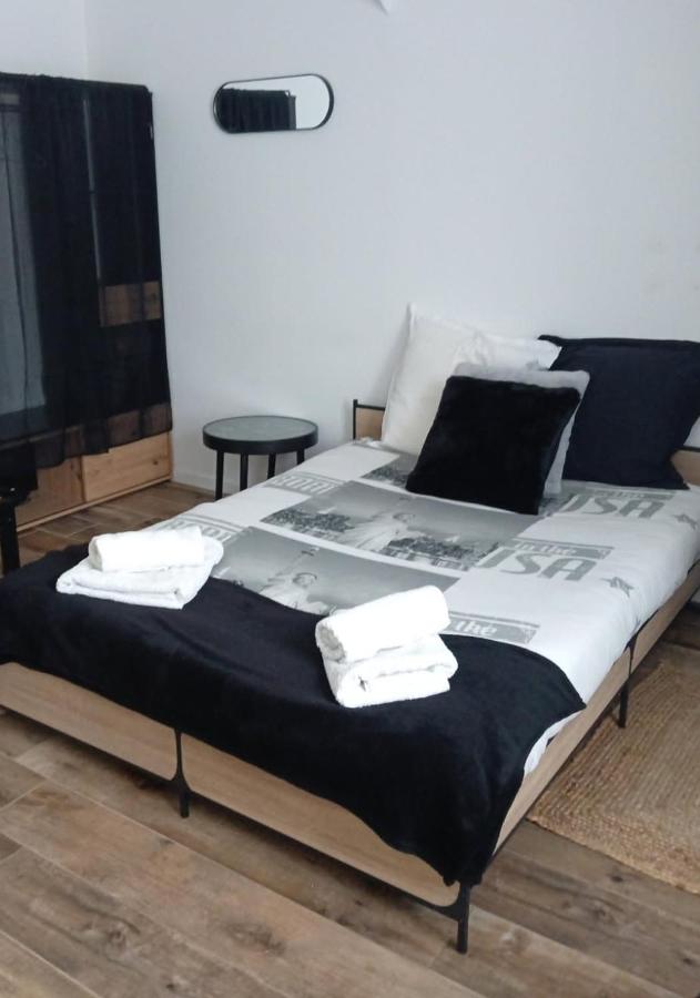 La Pierre 2 studio entier - B&B